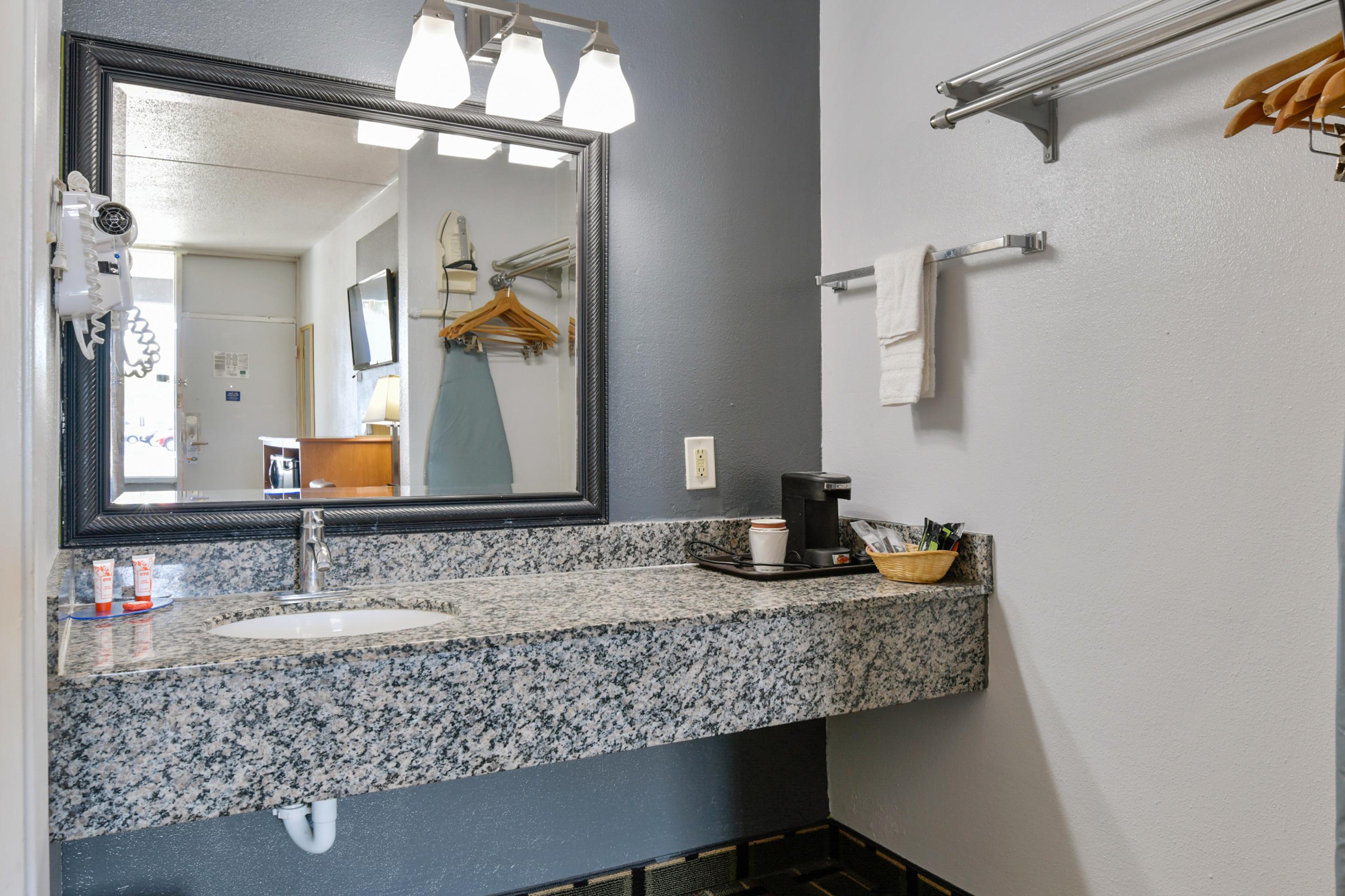 Oyo Hotel Lake Park - Valdosta Area Екстериор снимка