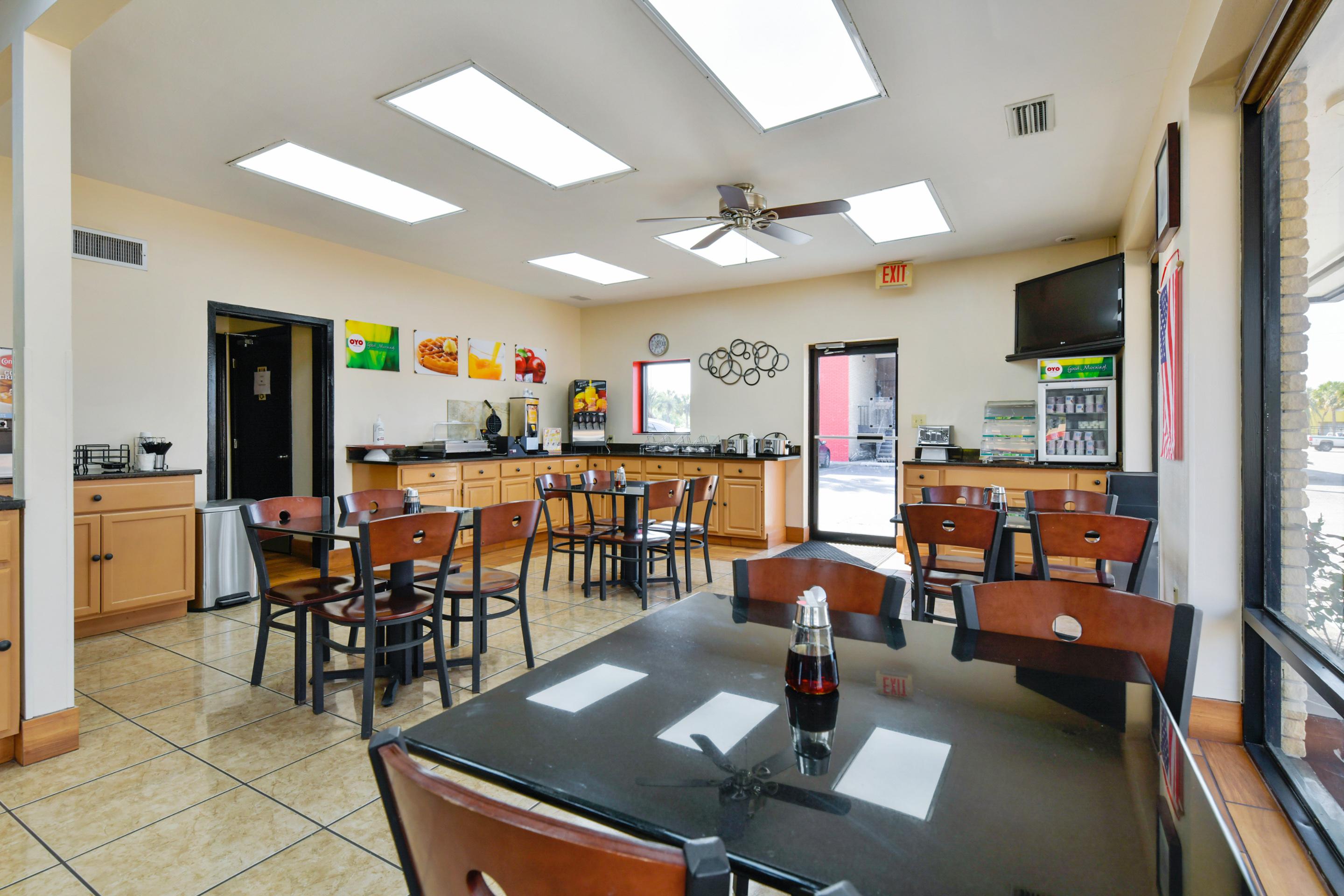 Oyo Hotel Lake Park - Valdosta Area Екстериор снимка